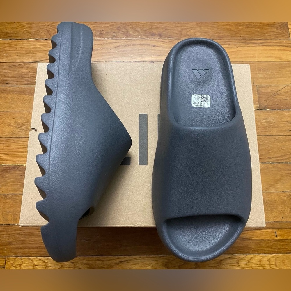 Yeezy Slides Onyx
